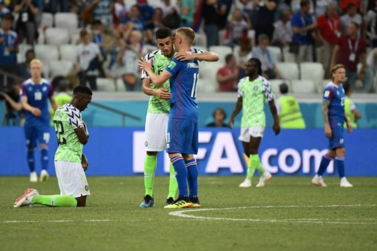 CURIOSAS: El jugador de Islandia que recibió consuelo de su esposa y la celebración nigeriana