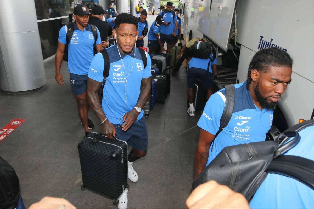 Entre risas y seriedad: así llegó Honduras a Tegucigalpa tras el empate ante Costa Rica y que ahora solo se concentra en Haití