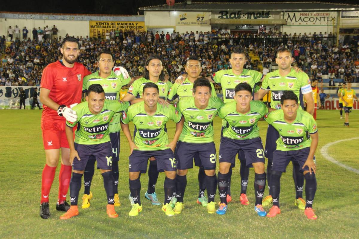 Triste adiós: ¿Por qué en el fútbol de El Salvador desafiliaron al Santa Tecla, campeón de liga, donde figuró 'Loco' Abreu?