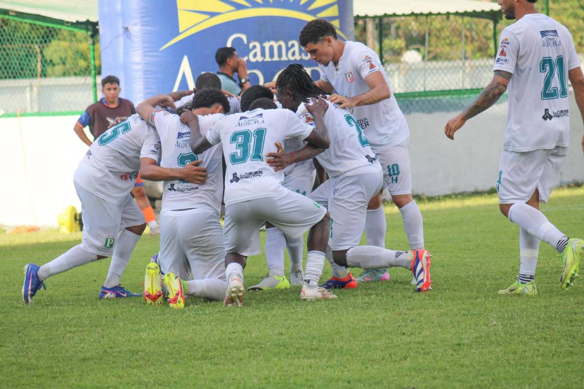 Las dos polémicas del FVS en Puerto Cortés, la 'selfie' del triunfo de Motagua y así de desolado lucía el estadio Nacional
