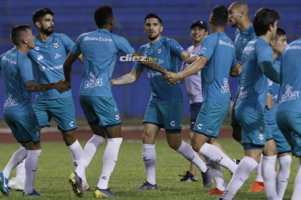 Sonrisas, concentración y un hondureño en entreno del Santos Laguna en el Olímpico