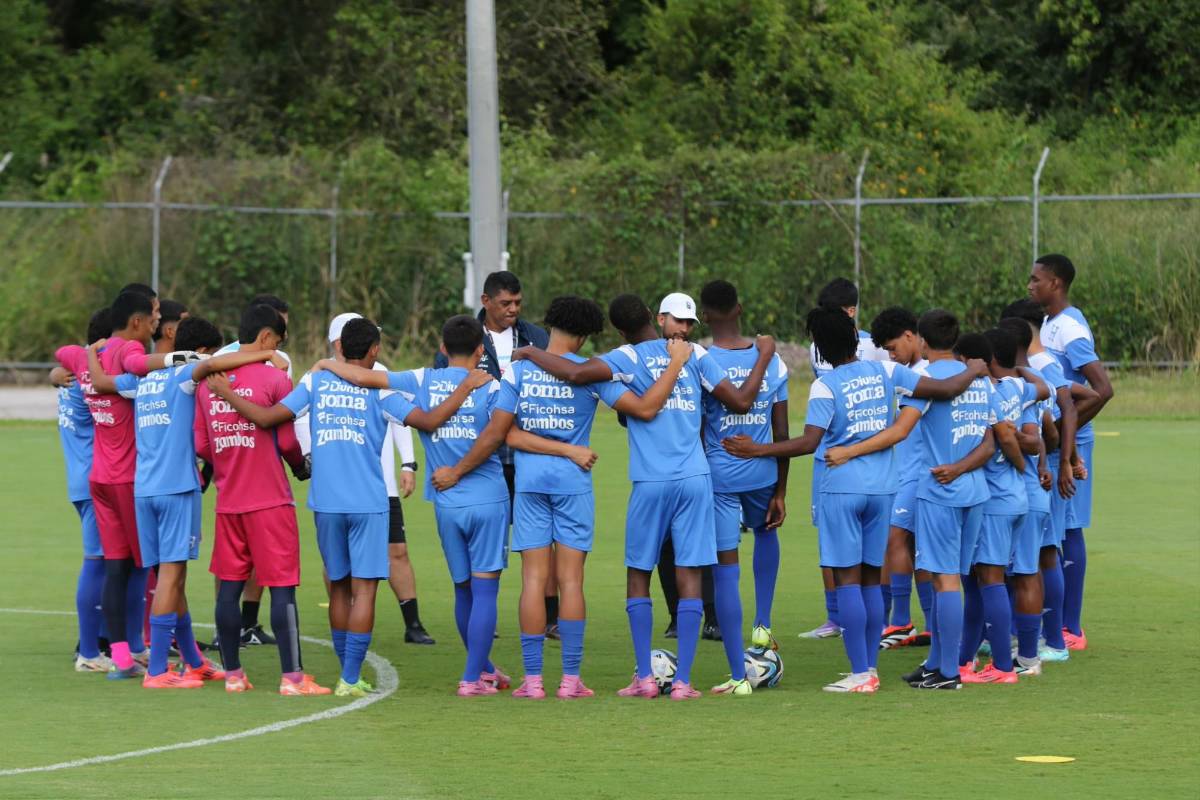 ¡Luis Suazo entrenó separado! Honduras sigue preparación rumbo al Mundial Sub-17 de Qatar 2025: rivales y fechas de los juegos