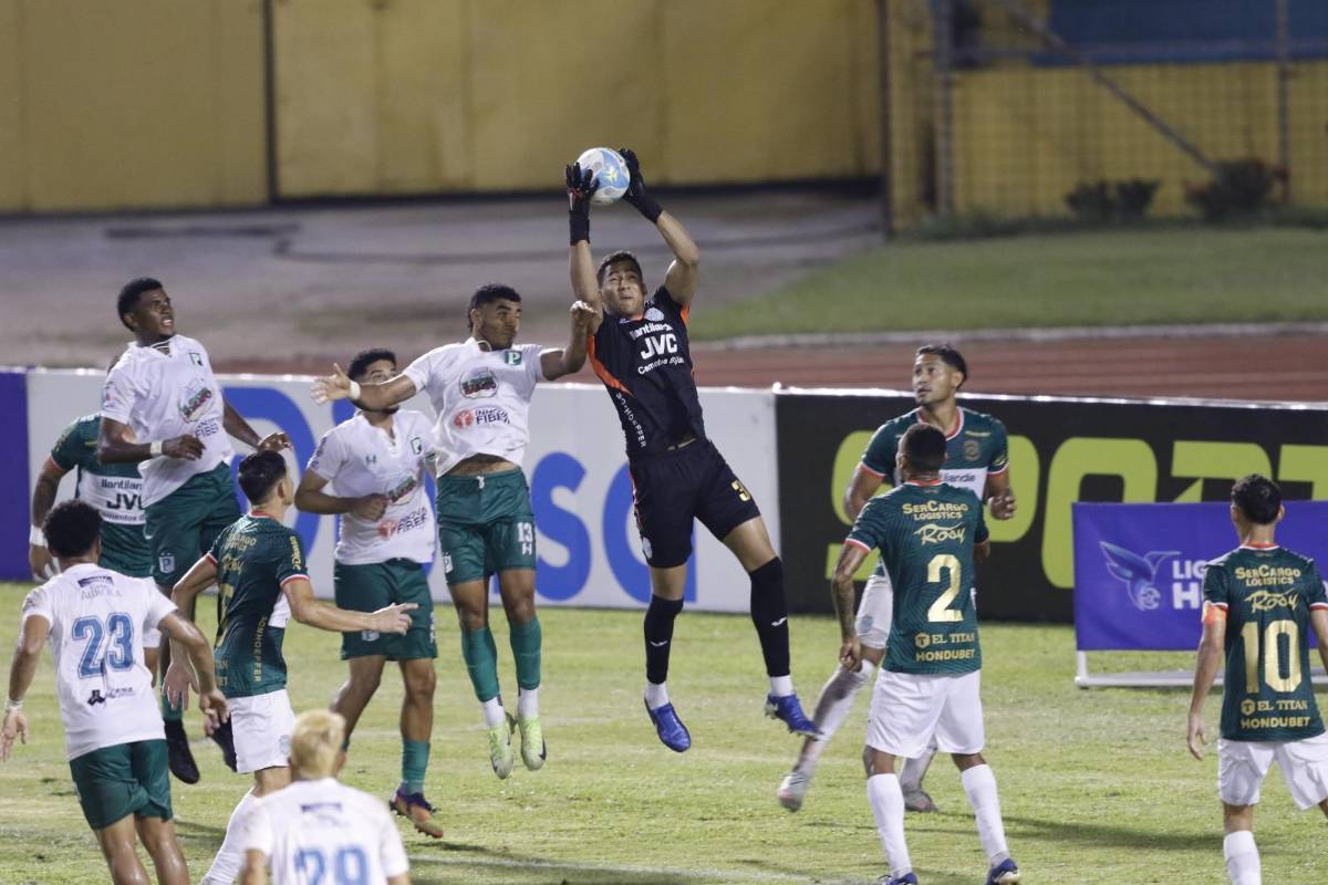 El gran debut del joven portero, la locura de Alexy Vega, el error de Messiniti y lindas edecanes brillaron en el Marathón vs Platense