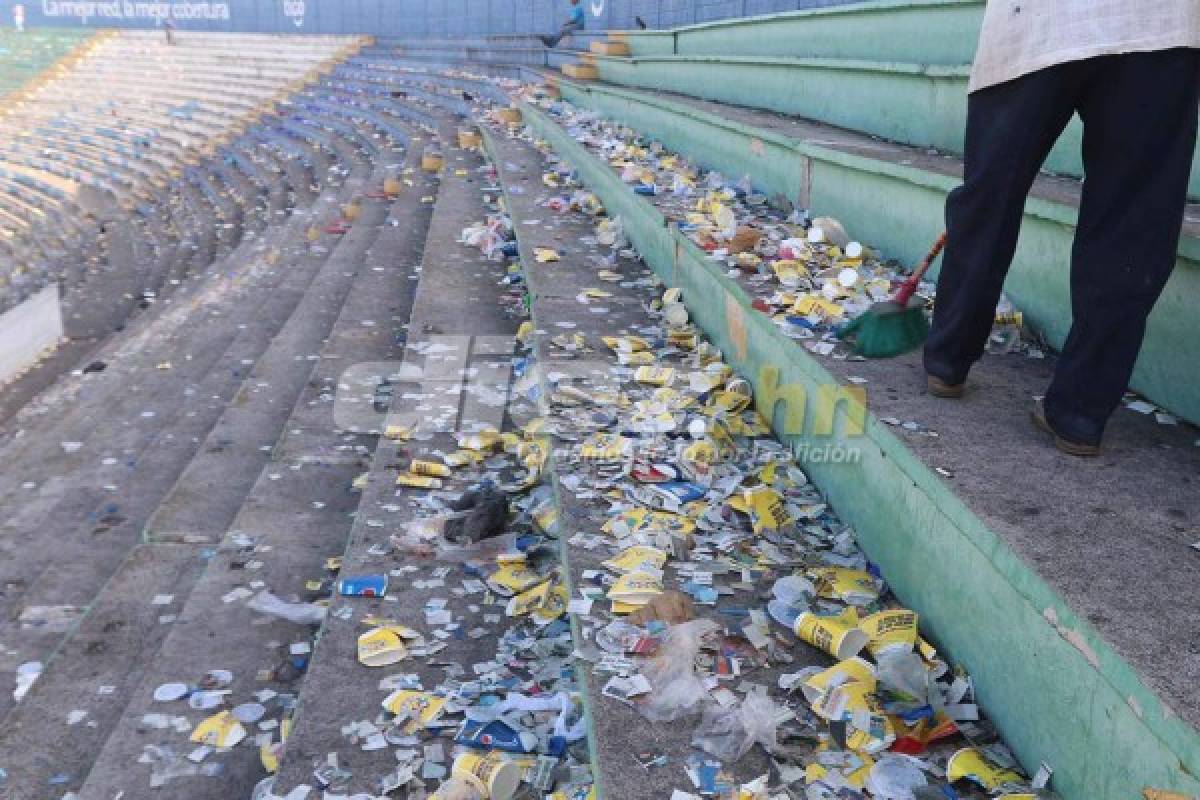 FOTOS: Los bultos de basura que dejaron los aficionados en el Nacional