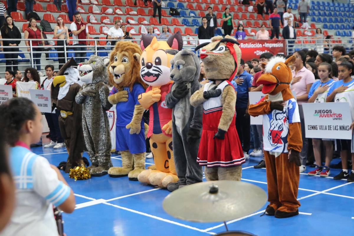 UNITEC vivió una gran fiesta con el lanzamiento de los Juegos de la Juventud; las cheerleading se roboron el show