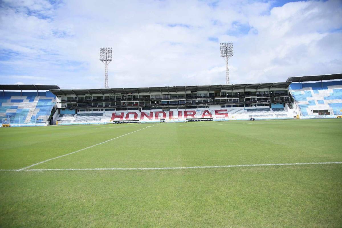 Así embellecen el Estadio Nacional para el Honduras - México: mantenimiento especial y los cambios en la cancha