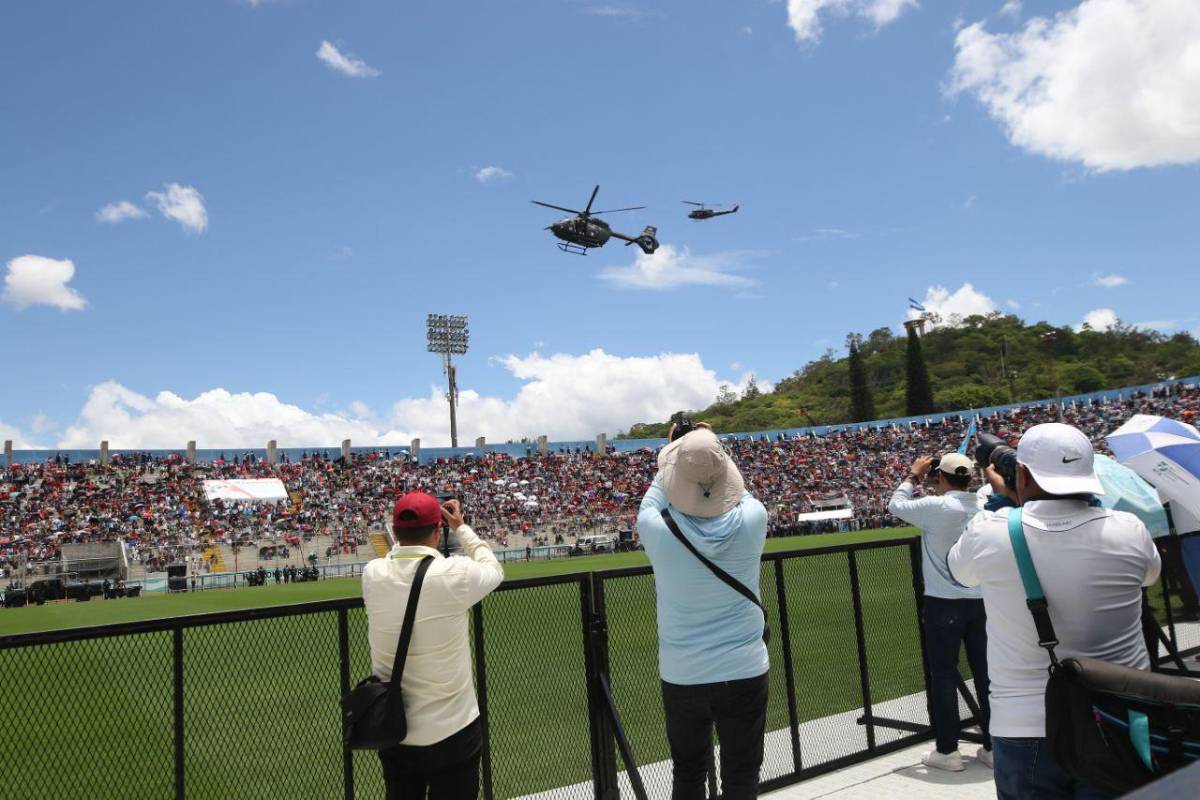 Honduras: tiktokers en excelencia académica, bellas presentadoras, Teófimo López presente y patriotismo en el desfile del 15 de septiembre