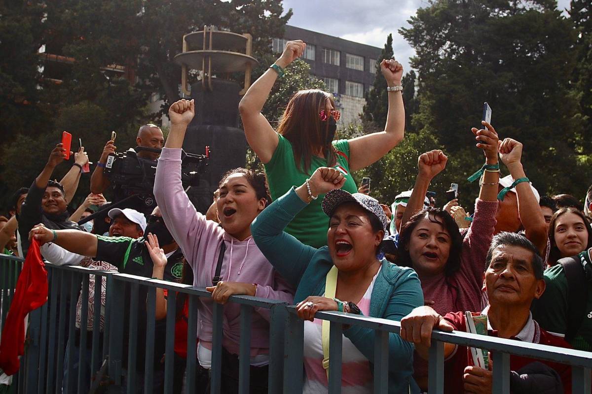 ¡Ay, ay, ay, ay, canta y no llores! Mexicanos terminan entre lágrimas decepcionados tras ser eliminados de Qatar