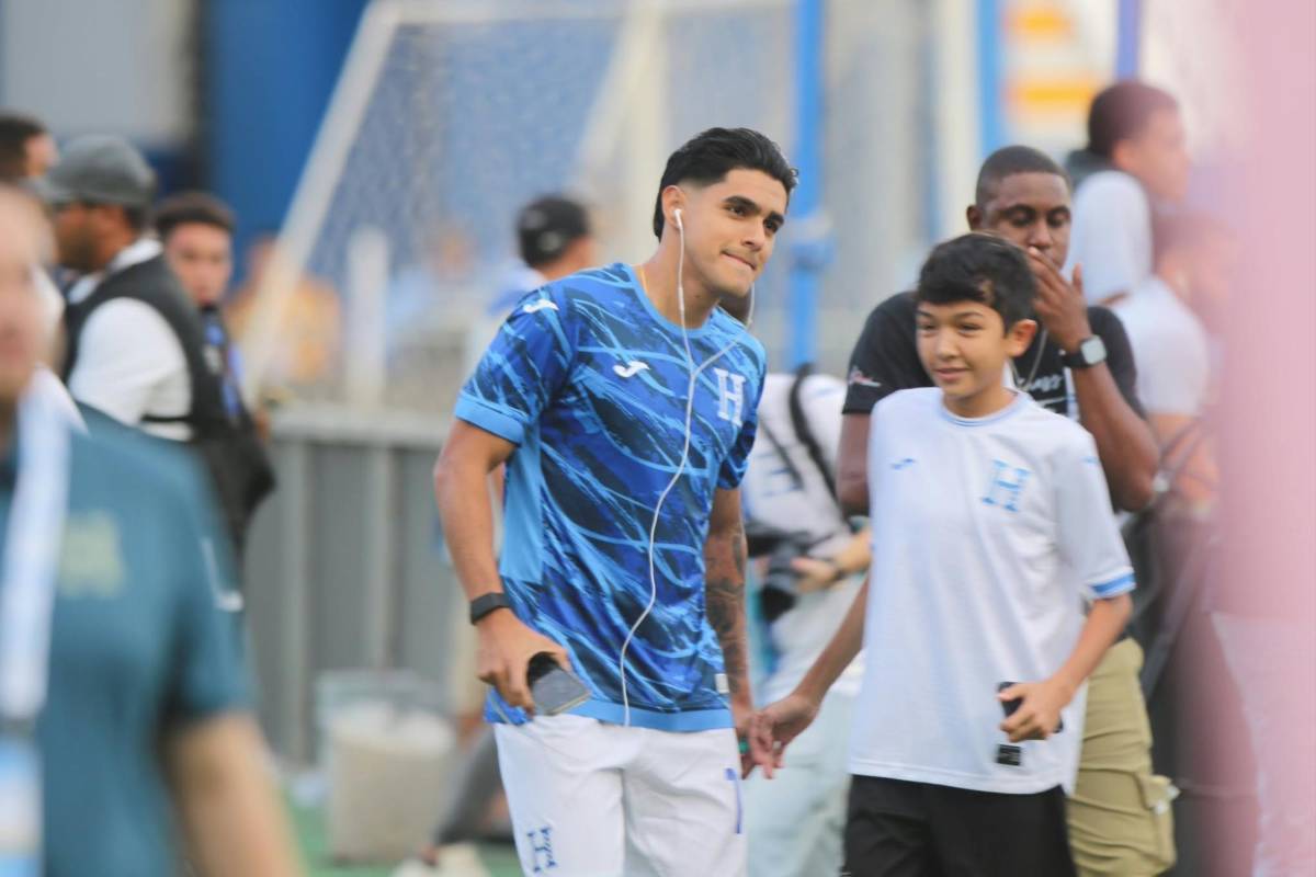 El club que vino a ver a Keyrol,  incómodo beso a Kervin y la de verde se robó las miradas