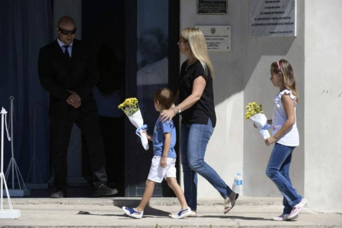 Fotos: El último adiós al futbolista Emiliano Sala en el pueblo que lo vio crecer