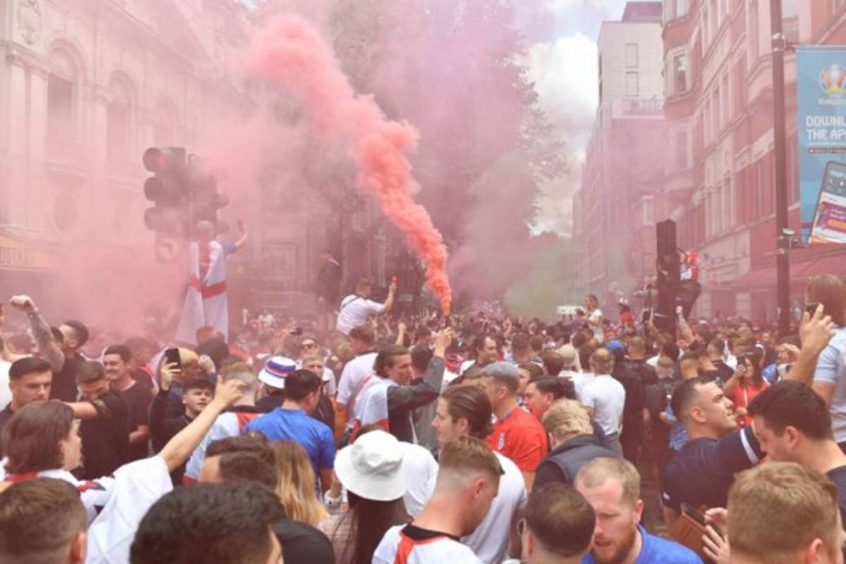 Locura total en Wembley: Bellas inglesas, un crack en medio de los hinchas y actos vandálicos