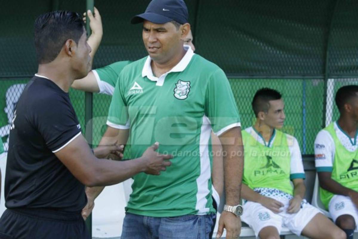 NO VISTE EN TV: El festejo de Platense y Diego Vazquez terminó bañado