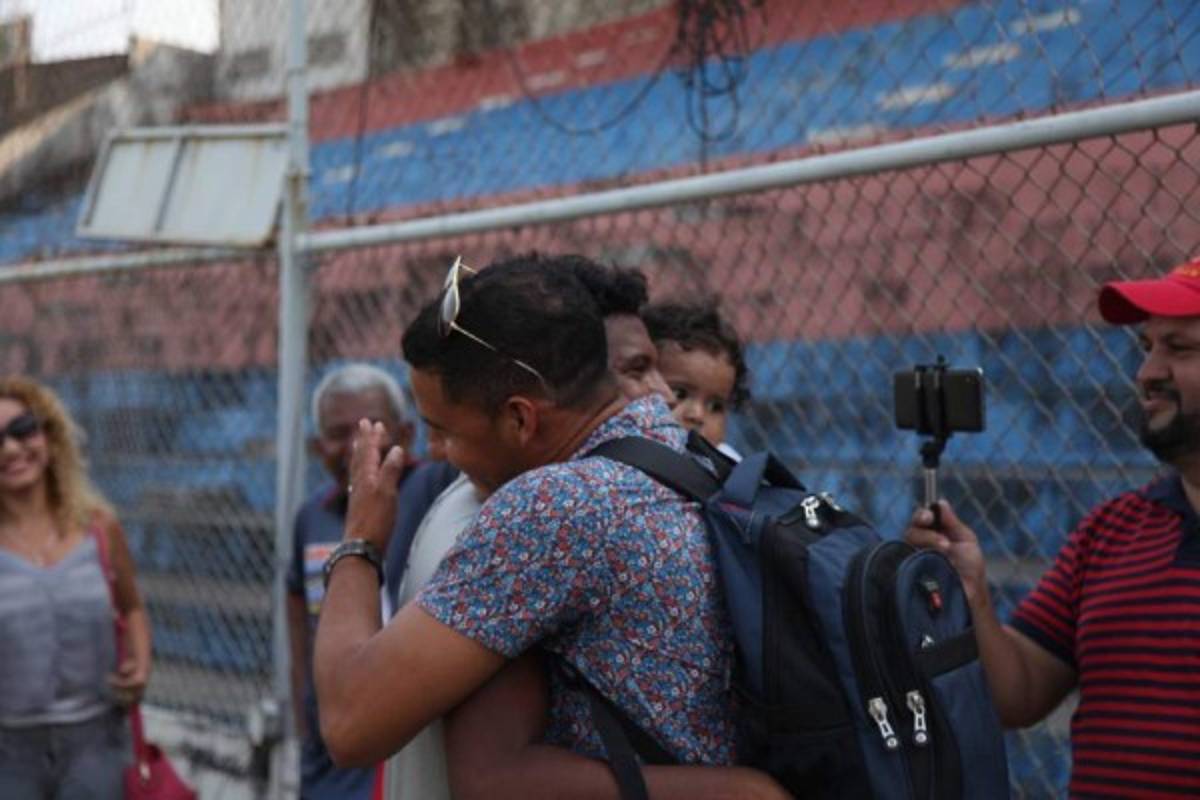 La bella hermana de Elder Torres y la sorpresota que recibió en el entreno del Vida