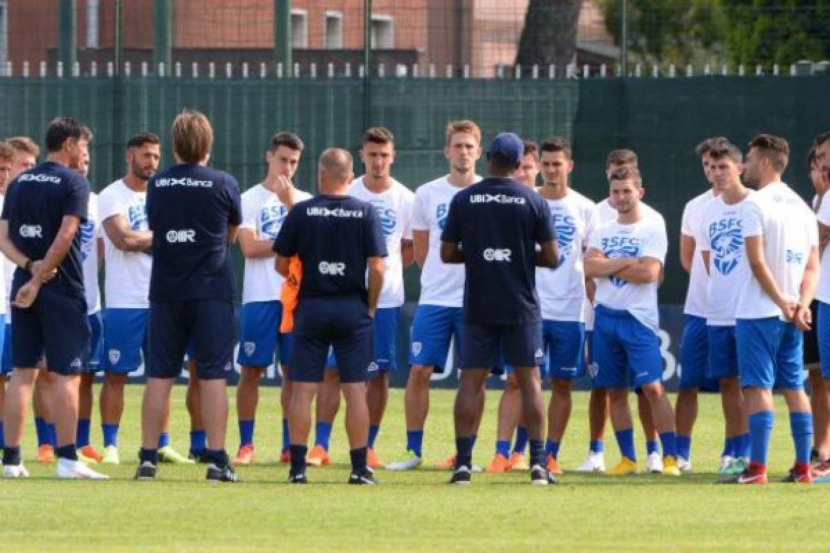 En fotos: Míster David Suazo y su primer entrenamiento con el Brescia de Italia