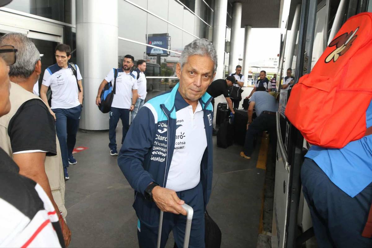 Entre risas y seriedad: así llegó Honduras a Tegucigalpa tras el empate ante Costa Rica y que ahora solo se concentra en Haití