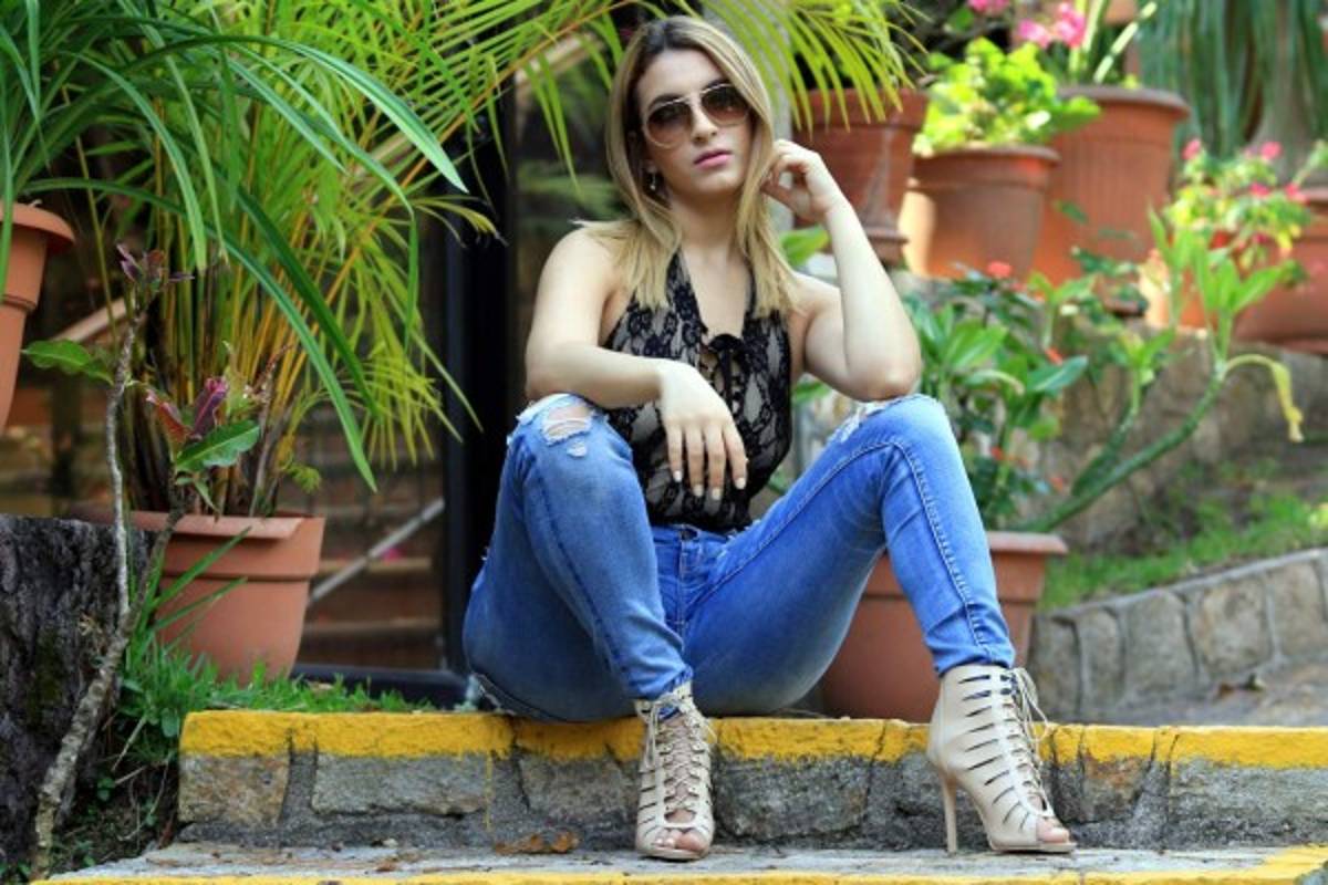 Ella es Roxana Kafati, la bella pareja de jugador del Juticalpa FC