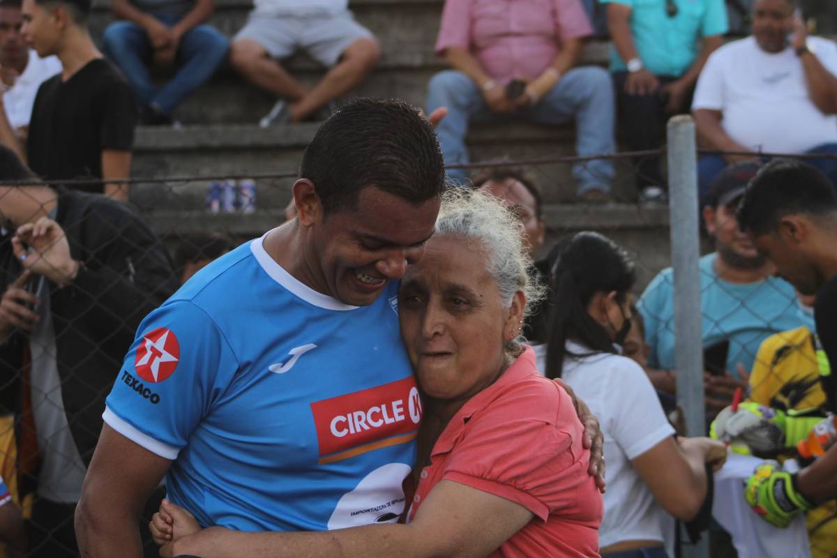Amado Guevara regresa a Honduras: Mundialistas y figuras hondureñas se reúnen en juego de Leyendas en La Paz
