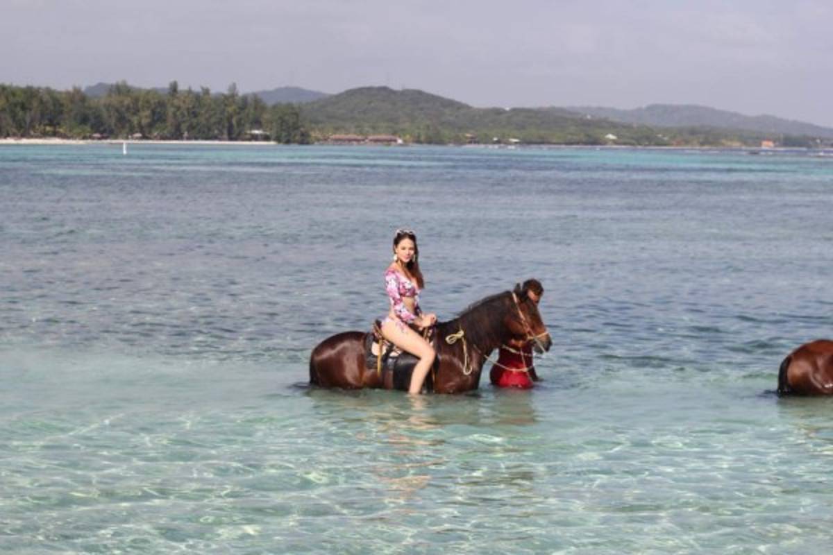 ¡Qué calor! Así fueron las vacaciones de verano de Sirey Morán, la sexy seguidora de Real España