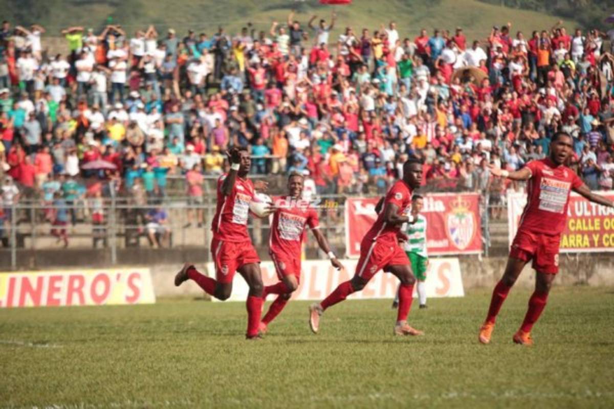 Las imágenes imperdibles del título de Real Sociedad en la Liga de Ascenso