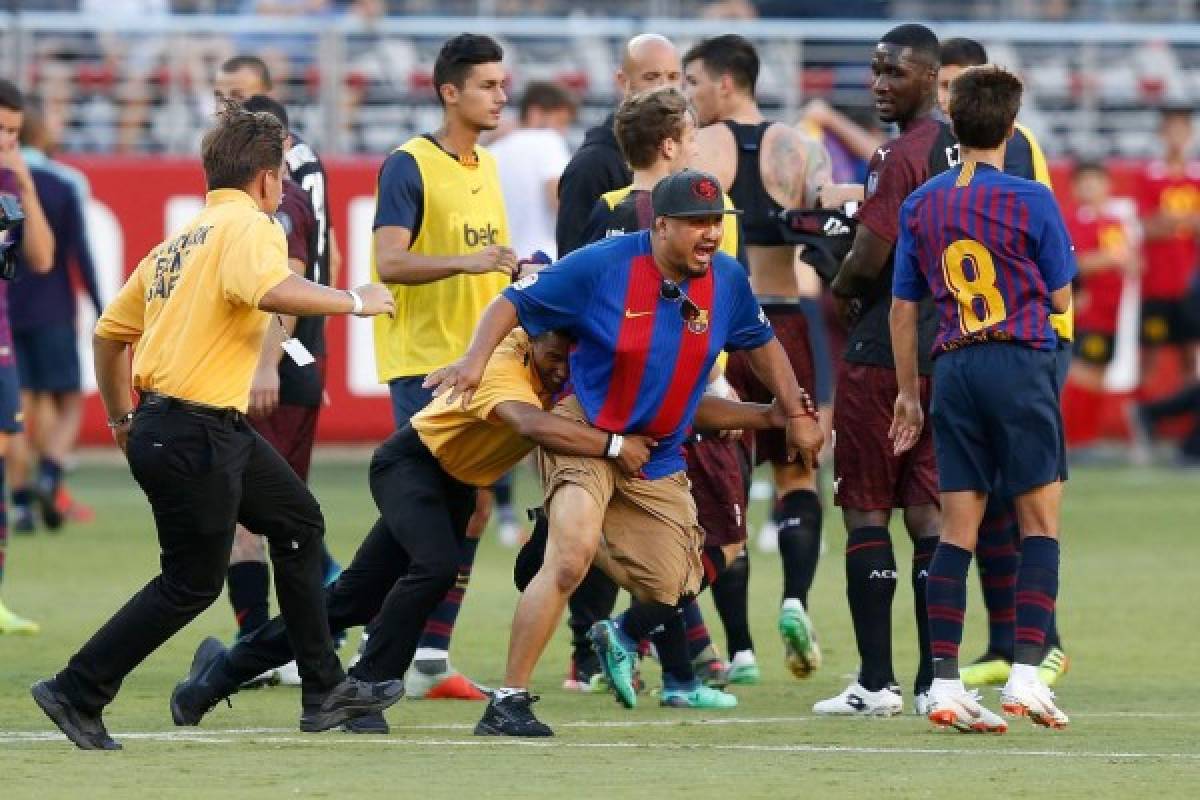 No se vio por TV: Espontáneos y llenazo... ¿Quién es el nuevo '8' del Barça?