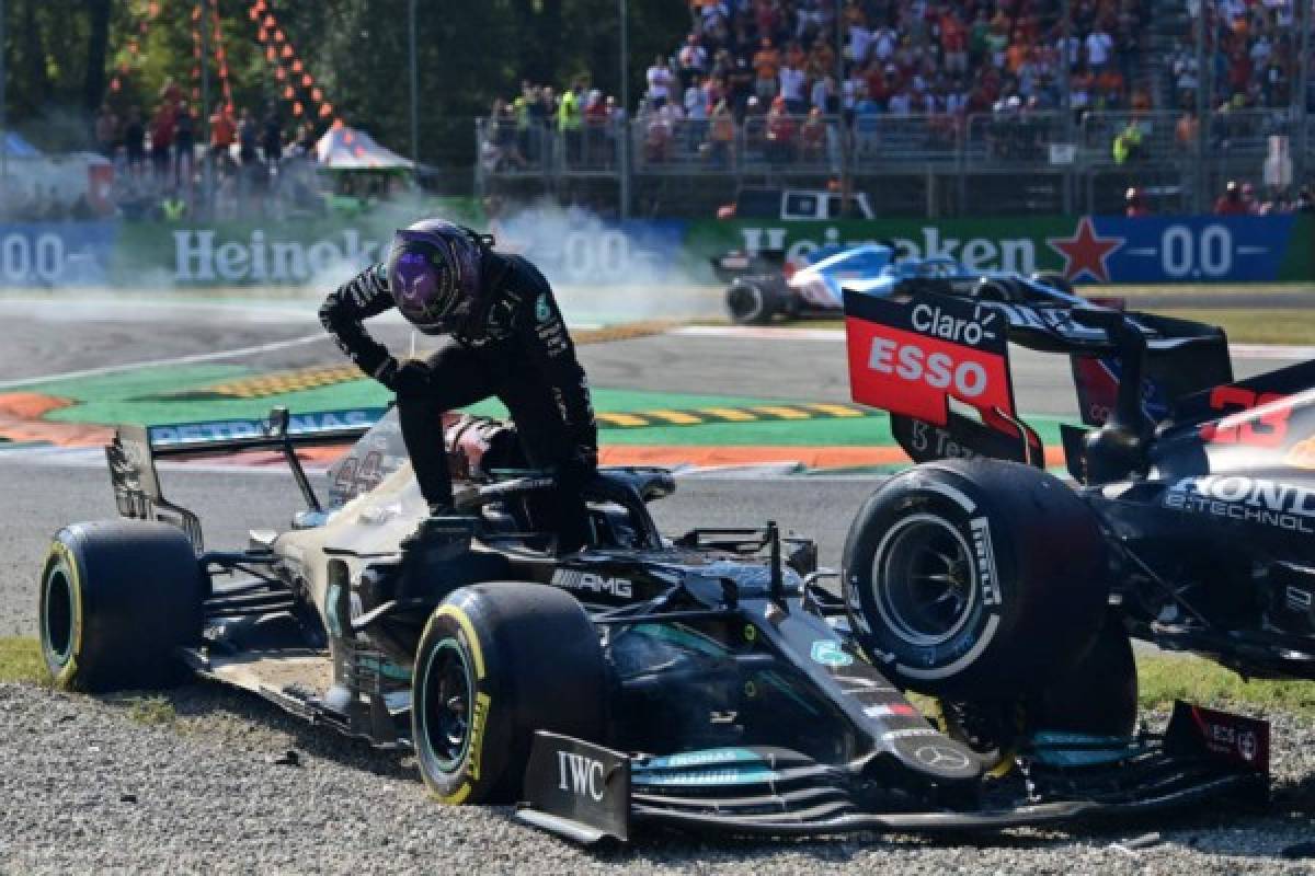 Impactante accidente: La llanta del auto de Verstappen pasó sobre la cabeza de Lewis Hamilton