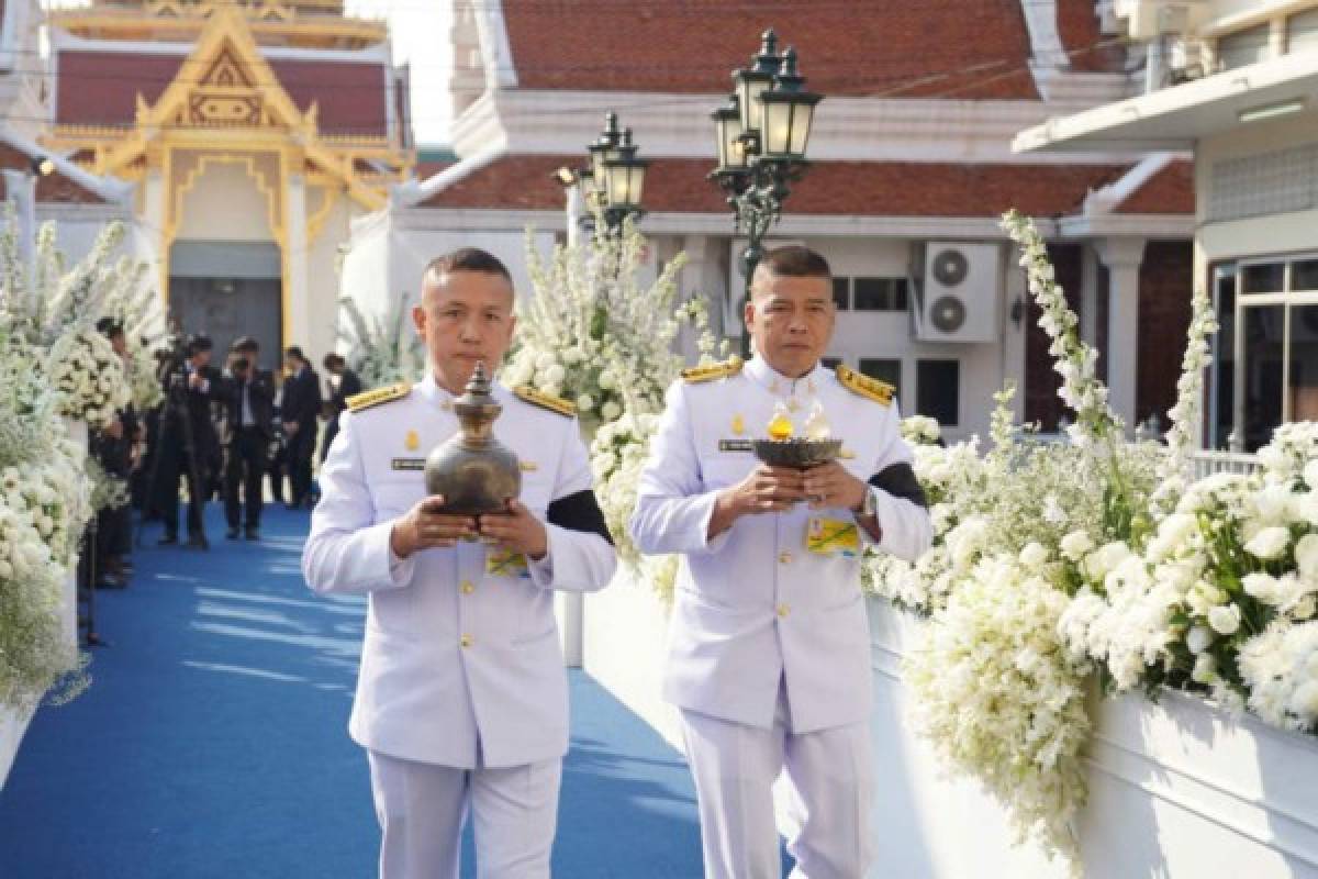 Fotos: Funeral budista en Bangkok para el presidente del Leicester City