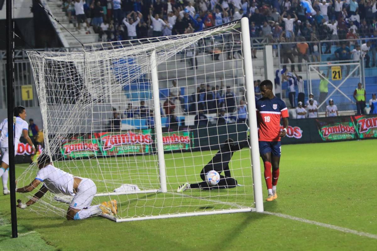 ¡Regresó la alegría! Llenazo en el Nacional, la frustración de Luis Palma y dos jugadores anotaron su primer gol con Honduras