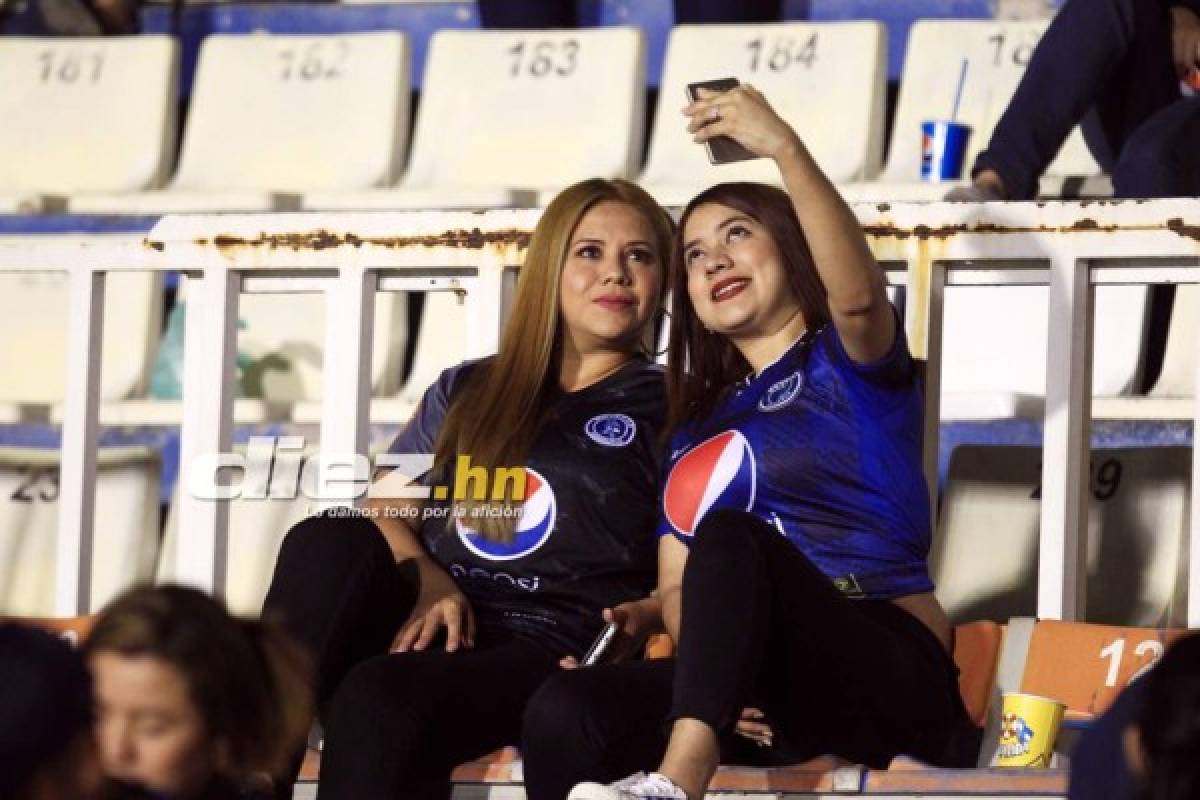 ¡Jornada de bellezas! Hermosas mujeres en los estadios de Honduras