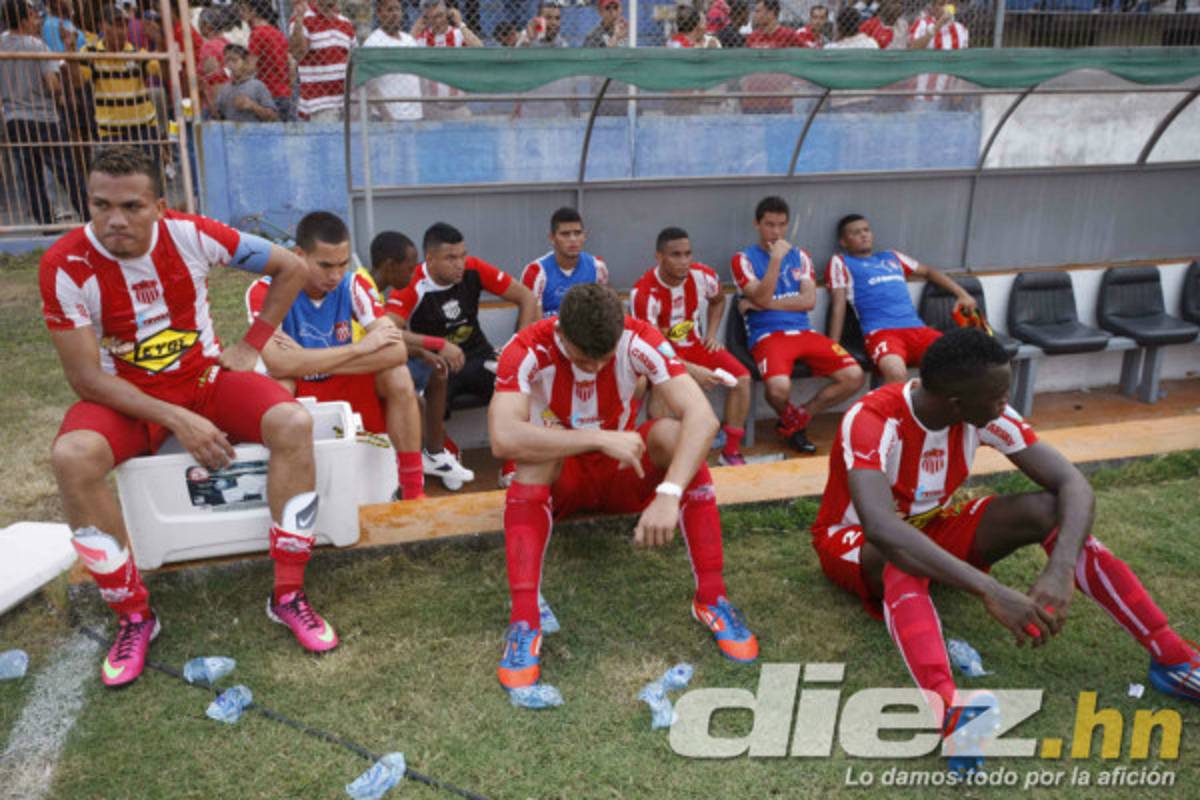 Polémico juego en La Ceiba Vida-Marathón