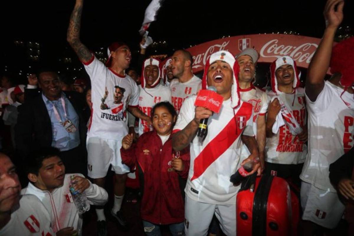 ¡UNA LOCURA! Así festejó Perú su regreso a un Mundial de Fútbol