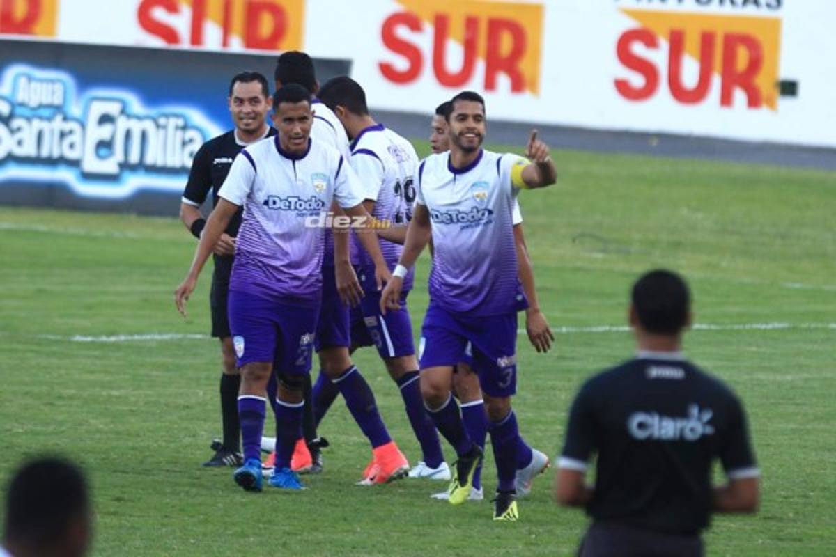 No viste en TV: Rostros tristes en Motagua, mensaje oculto de Ángel Tejeda y patadita a Edwin Solano