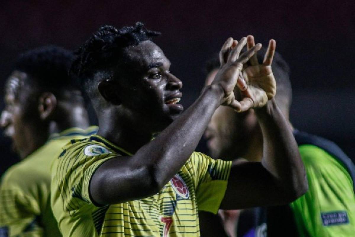 ¡Muñecas! Colombianas y aficionada qatarí enamoran en la Copa América 2019