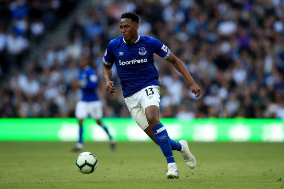 Mercado: El técnico top que se ofrece al Barcelona y la decisión del Real Madrid con los fichajes