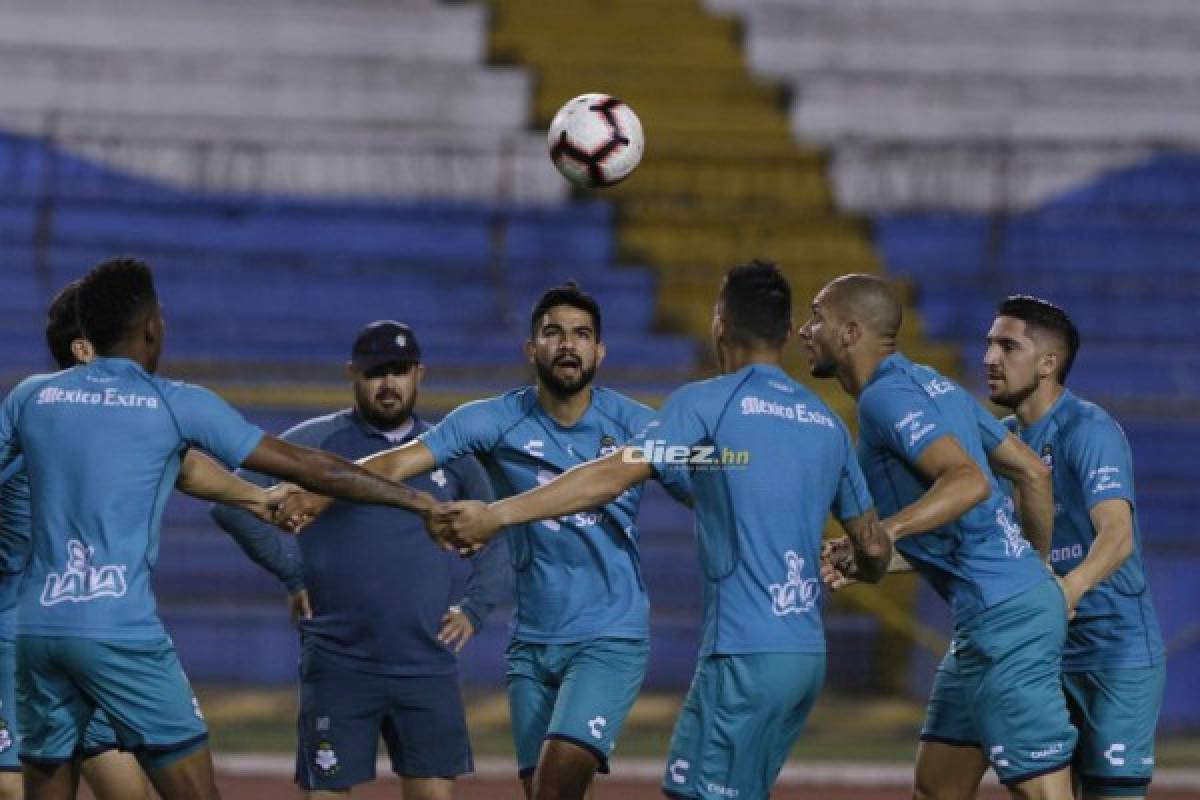 Sonrisas, concentración y un hondureño en entreno del Santos Laguna en el Olímpico