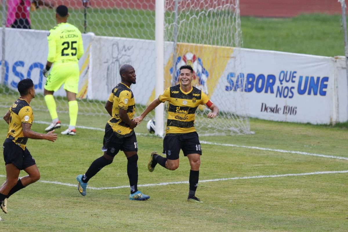 FOTOS: Dos exMotagua sorprenden, Real España sufre duro golpe, error infantil y el enojo que terminó en roja