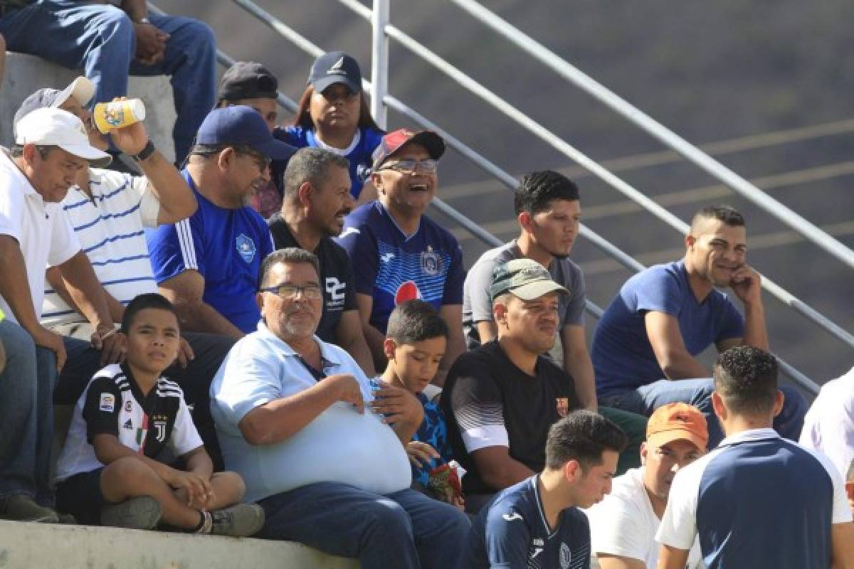 ¡Ambientazo! En Danlí se rinden ante Motagua y pintan de azul el Marcelo Tinoco