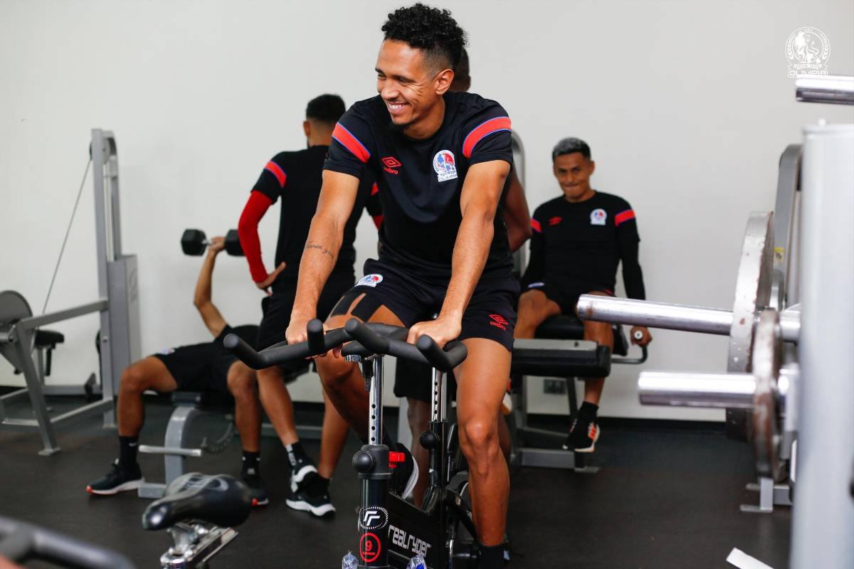 Andy Najar al cien, Maciel en bicicleta, la orden de Reggi y las grandes sonrisas en el Olimpia previo al duelo con Marathón