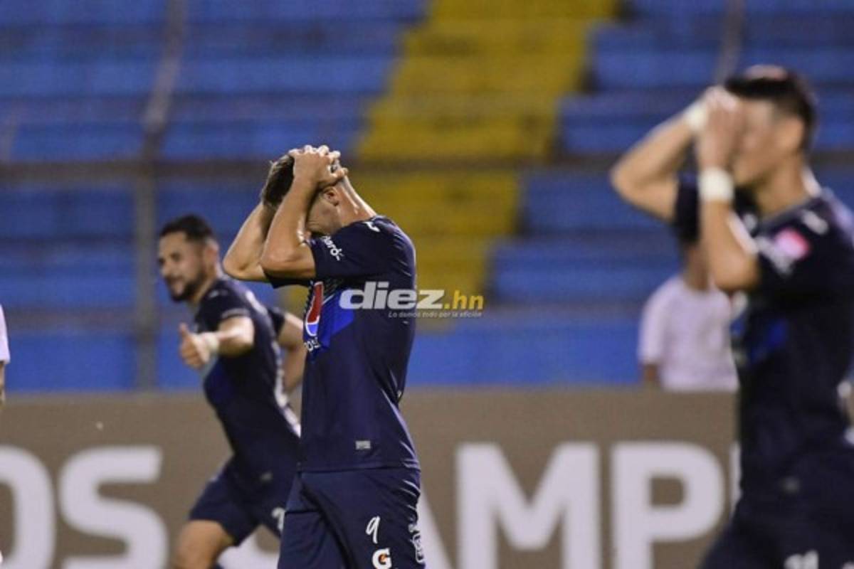 El saludo de Frank de Boer con Diego Vázquez, abrazo de Klusener e intercambio de camisas