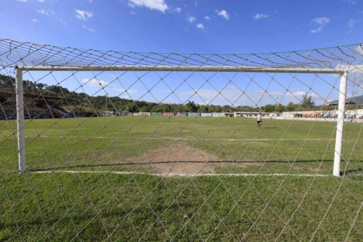 ¡Irreconocible! Así luce la cancha del Estadio Argelio Sabillón de Santa Bárbara