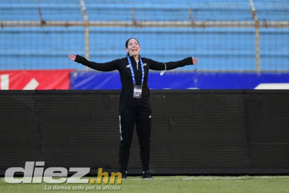 Bellas presentadoras y aficionadas deslumbraron en el estadio Olímpico para el Honduras-Panamá