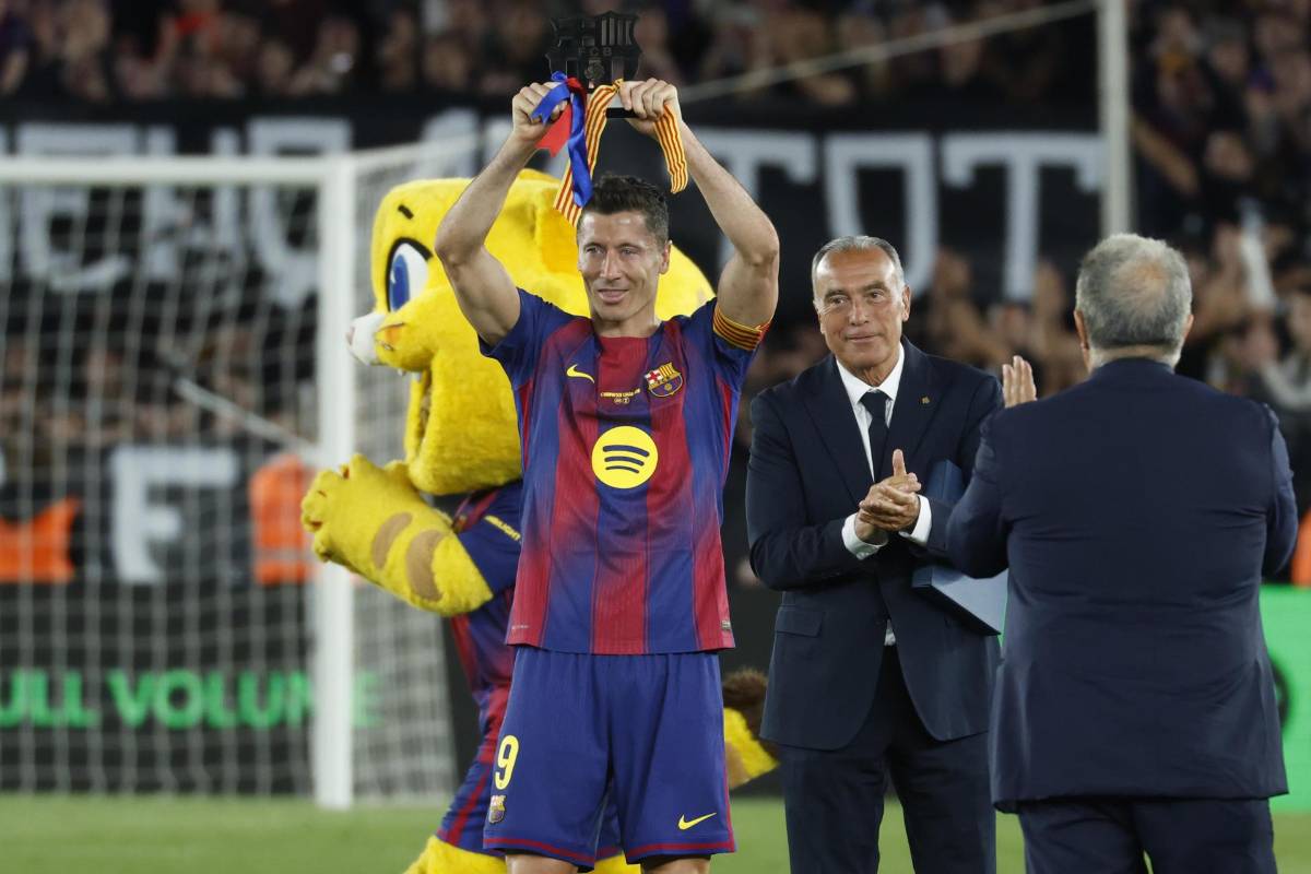 Lewandowski dice adiós al Camp Nou y llora con su mujer: su emotiva despedida