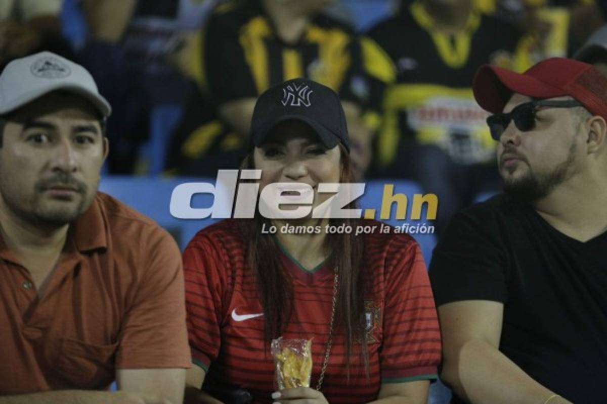 ¡Bellezadas! Las mujeres más lindas en los estadios de Honduras