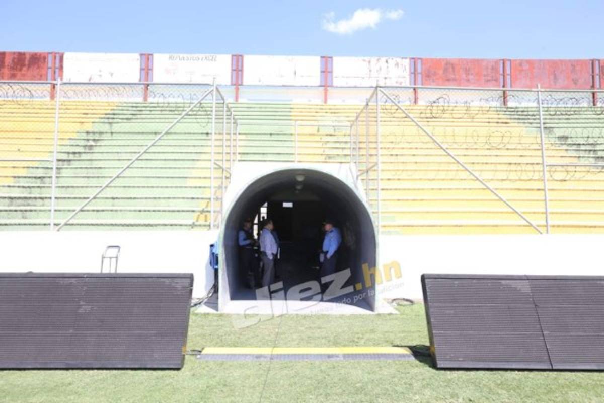 Pese al coronavirus, 120 policías llegan al Carlos Miranda sin protección; silencio total en el Motagua-Olimpia