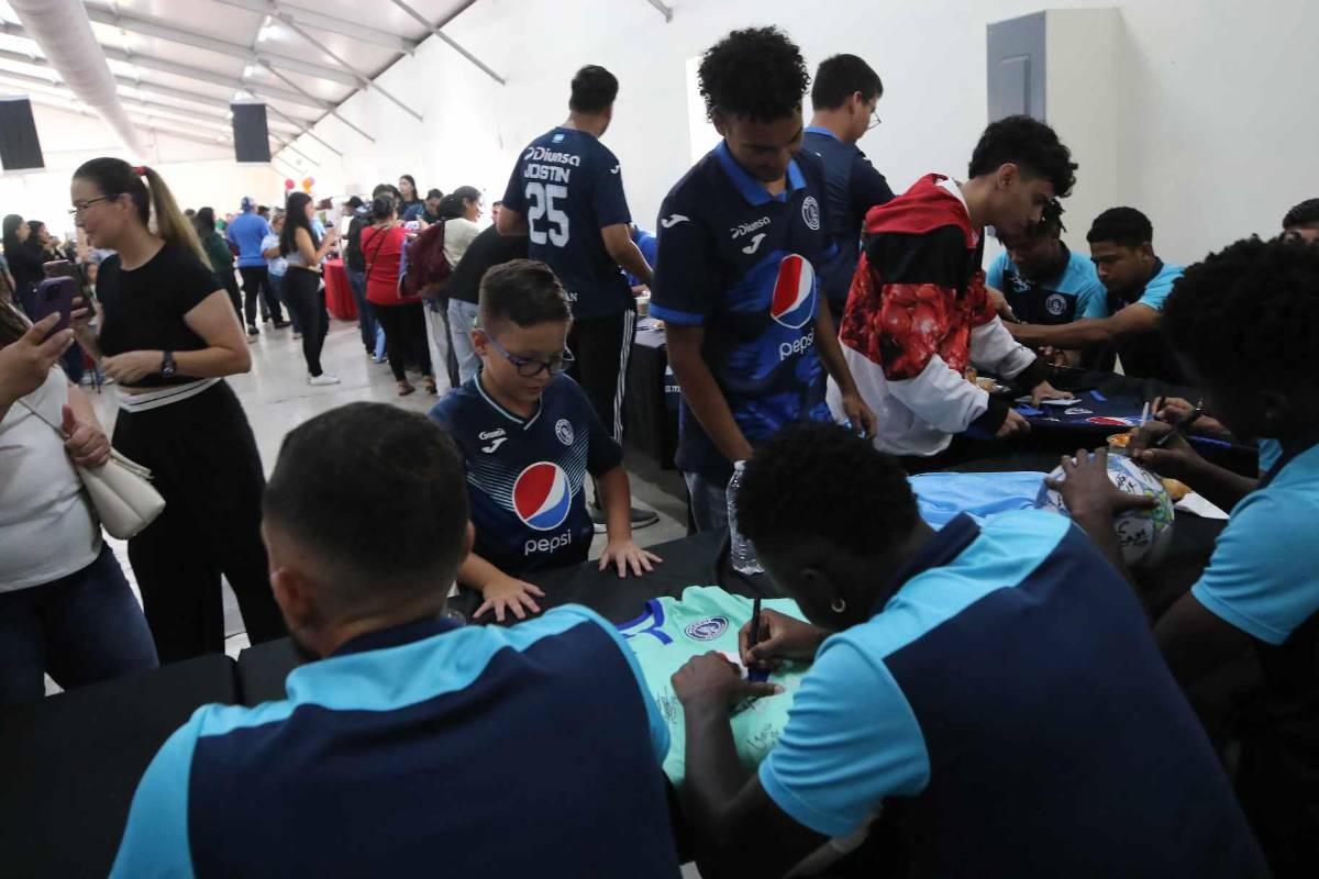 ¿Y Diego Vázquez? Motagua se olvida de su semana desastrosa y lleva alegría a los aficionados