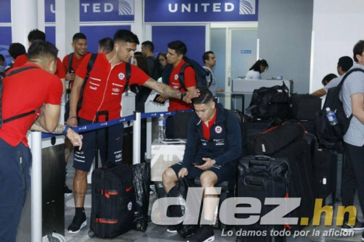 Con una visita sorpresiva: Emotiva despedida a Reinaldo Rueda, Elis y Chirinos en el aeropuerto