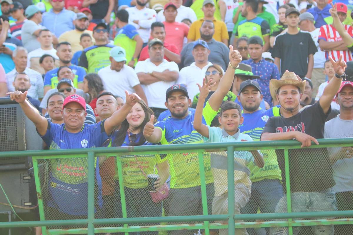FOTOS: Colosal llenazo en la caída del invicto de Olimpia, el eufórico festejo de Potros y presidente sorprende