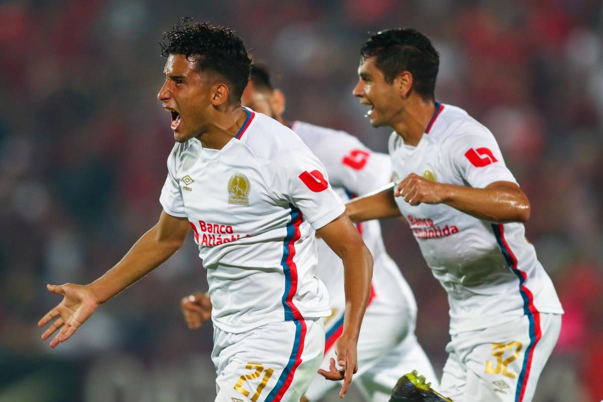 Fichajes: Erick Andino tiene nuevo equipo, panameño cerca de Marathón y jugador de Olimpia iría a la UPNFM