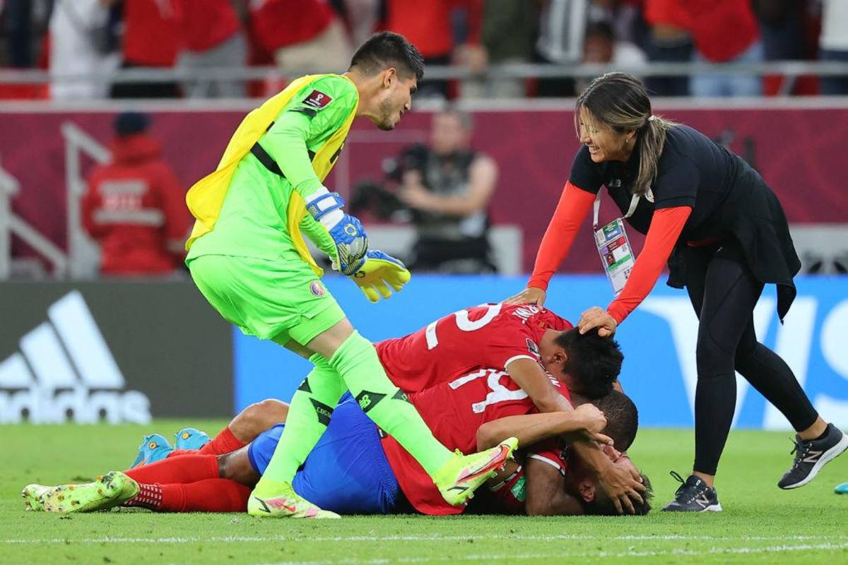 Alegría y llanto de Keylor Navas y los jugadores de Costa Rica tras clasificar al Mundial y las duras imágenes de los neozelandeses