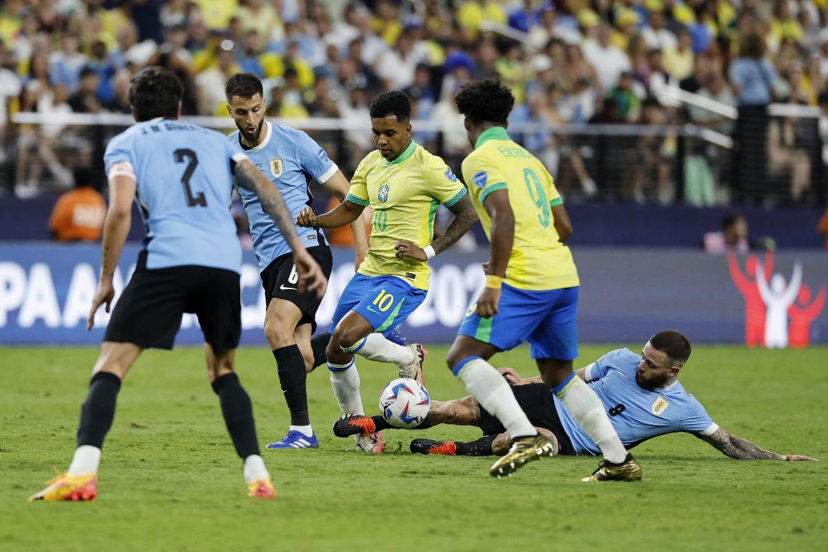 El gran villano de Brasil en la eliminación de Copa América, lágrimas en el festejo de Uruguay y así fue captado Vinicius