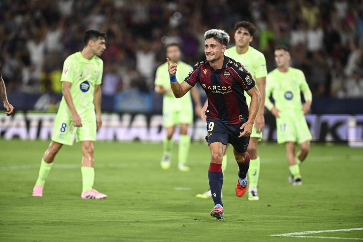 El polémico penal que indignó al Barcelona y Pedri lidera la remontada; Flick lo puso de titular y acaba con los rumores